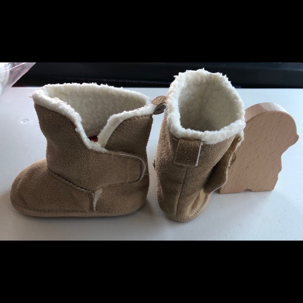 Stepping Stones Beige Tan baby boots 6-9m velcro